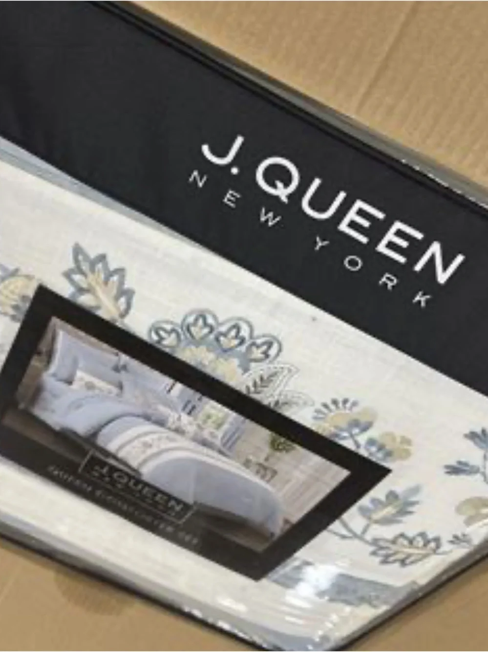 J. Queen New York Garden Bloom Comforter Set - Queen NWT